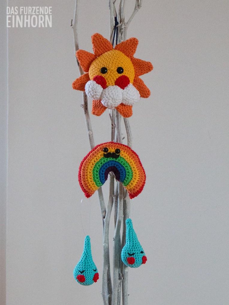 Baby_Crib_Weather_Mobile-Crochet