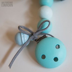 Schnullerkette-Detail-Befestigung