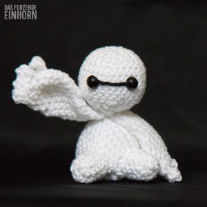 baymax-look-a-like-throwing-kisses