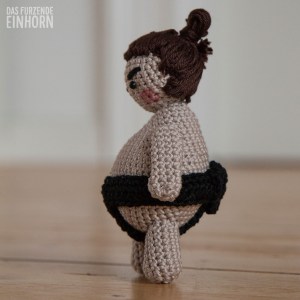 Amigurumi-Sumo-Crochet-side