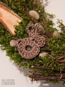 Osterkranz mit gehäkeltem Häschen