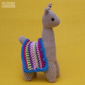 Crochet a Lama left
